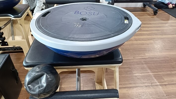 BOSUボールとフィットネスボール
